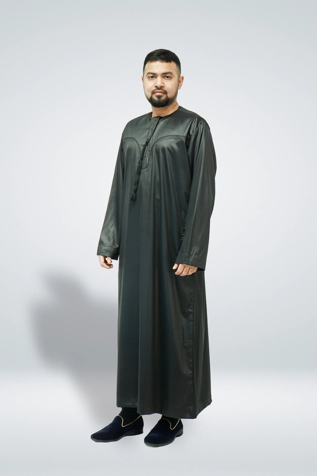 Emirati Shiny Thobe with Tassel Black - almanaar Islamic Store