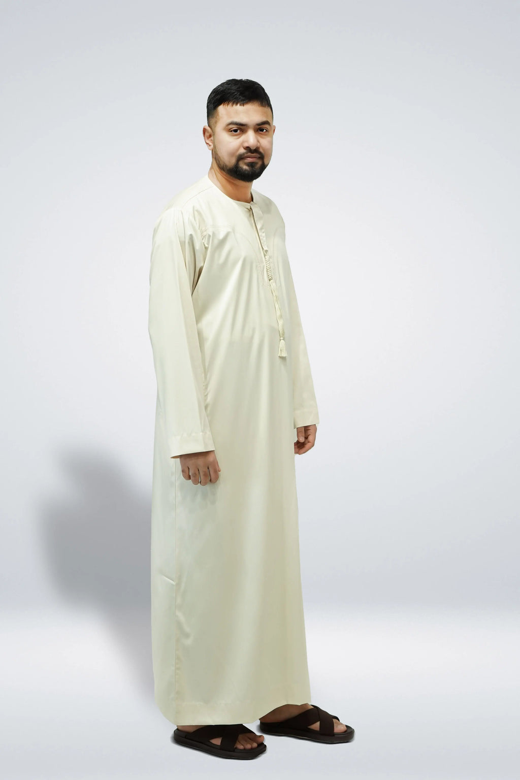 Emirati Shiny Thobe with Tassel Cream - almanaar Islamic Store