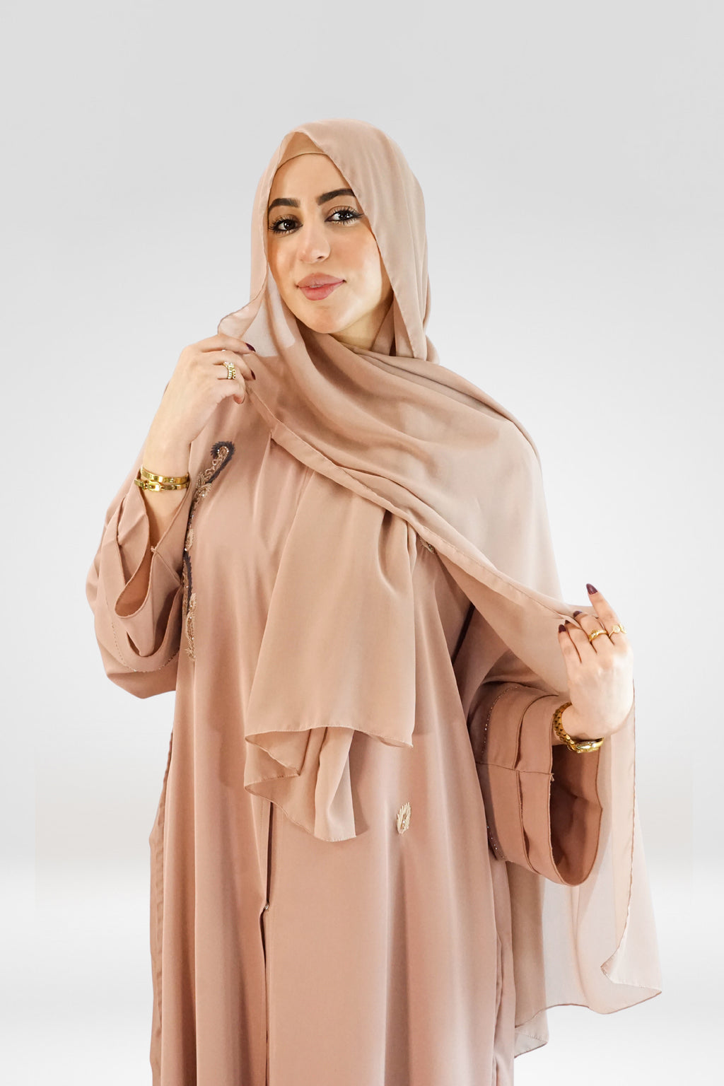 Elegant Pleated Back Abaya Beige - almanaar Islamic Store