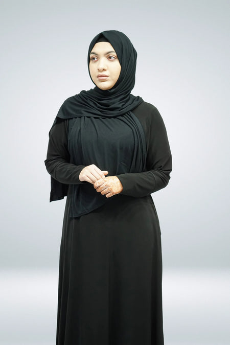 Black Plain Jersey Abaya With Pocket - almanaar Islamic Store