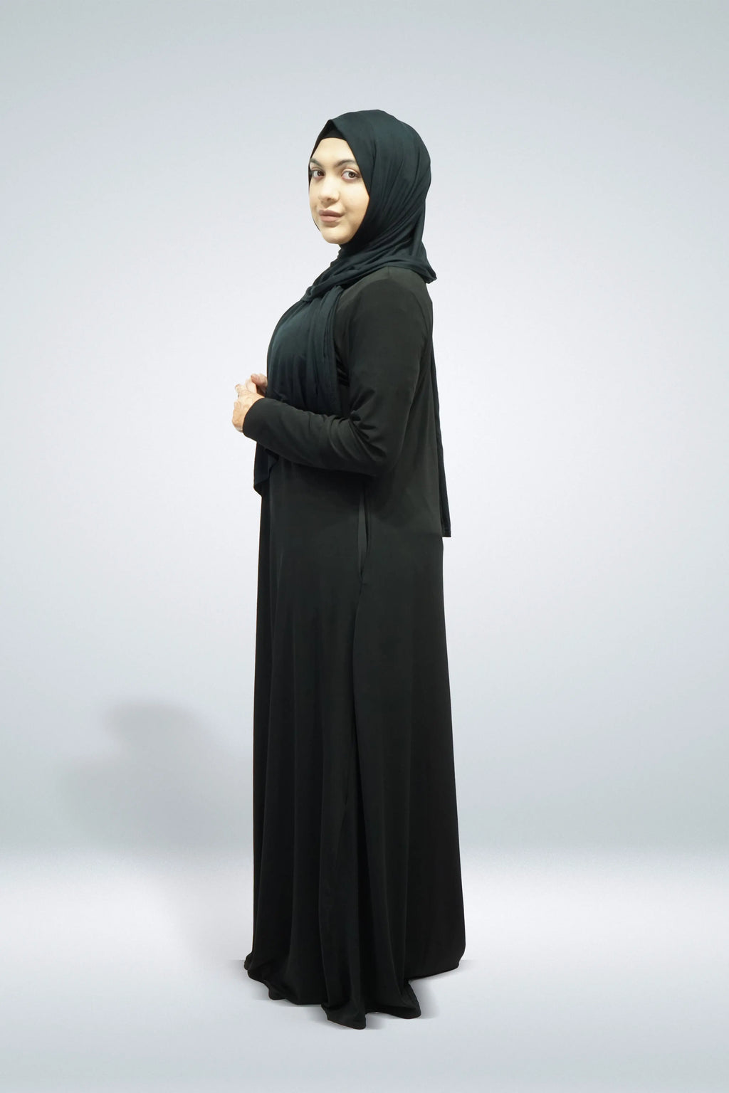 Black Plain Jersey Abaya With Pocket - almanaar Islamic Store