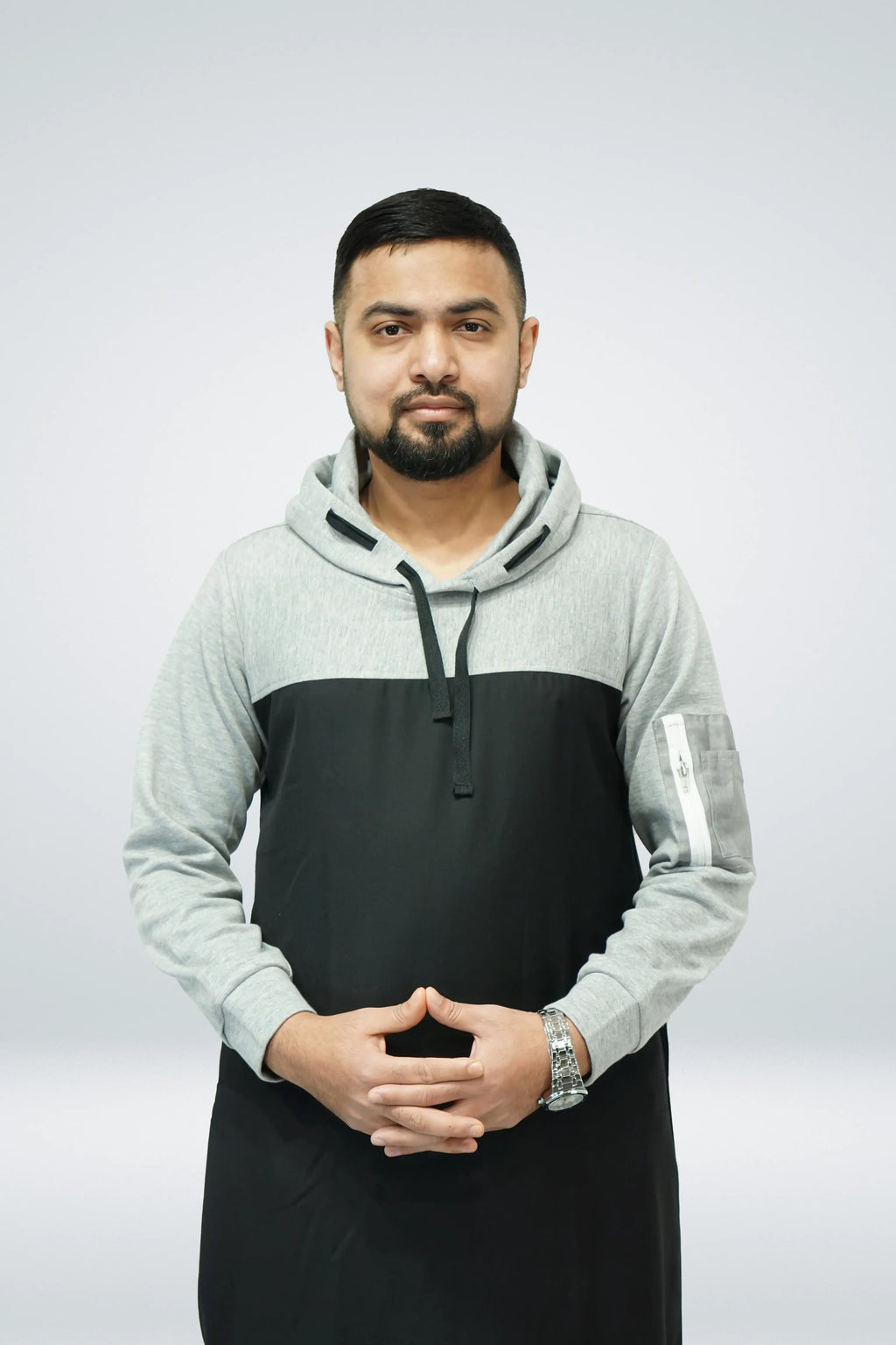 Black & Grey Hoodie Thobe with Side Arm Zip Pocket - almanaar Islamic Store