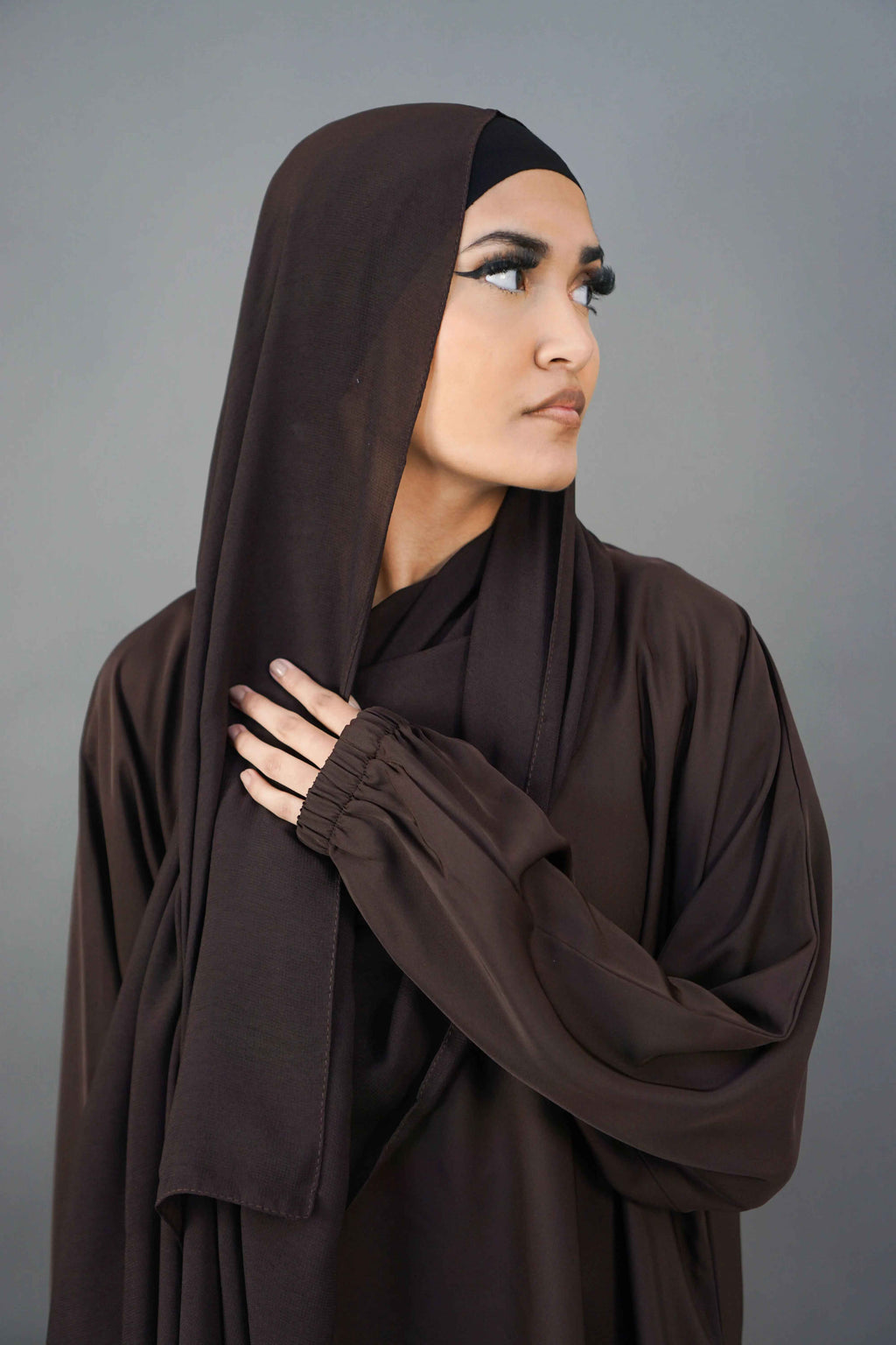 Plain Elastic Sleeve Abaya with Pocket – Premium Nidha Fabric (Dark Brown)