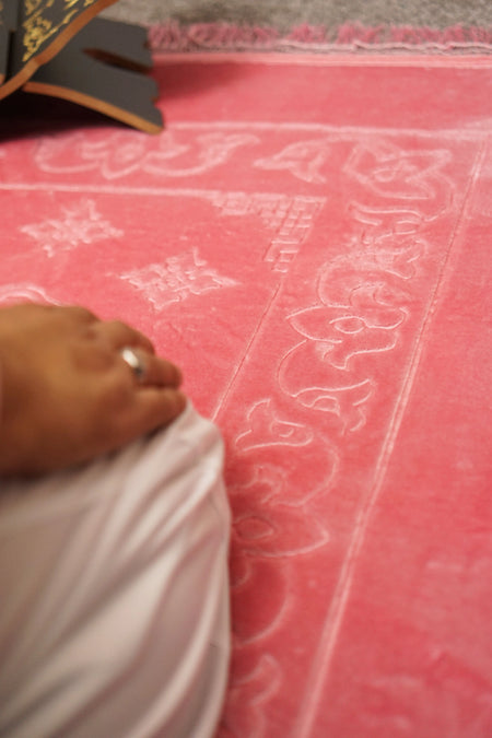 XL Soft Velvet Islamic Prayer Mat - Coral China