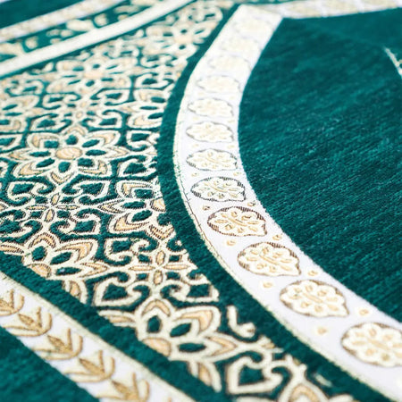 Soft Velvet Mirab Pattered Prayer Mat-almanaar Islamic Store