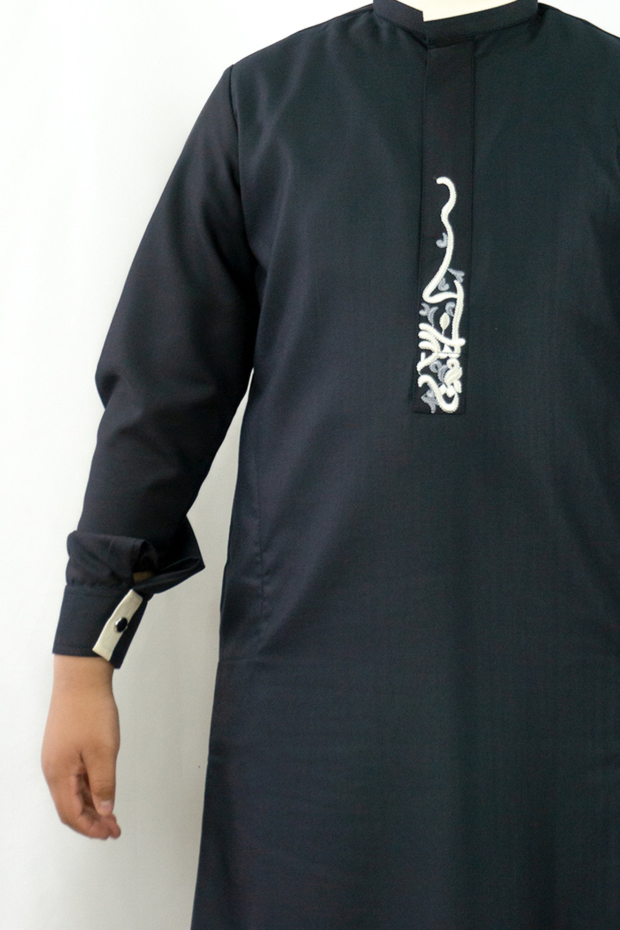 Boys Design Thobe With Collar Neck & Zip-Black-almanaar Islamic Store