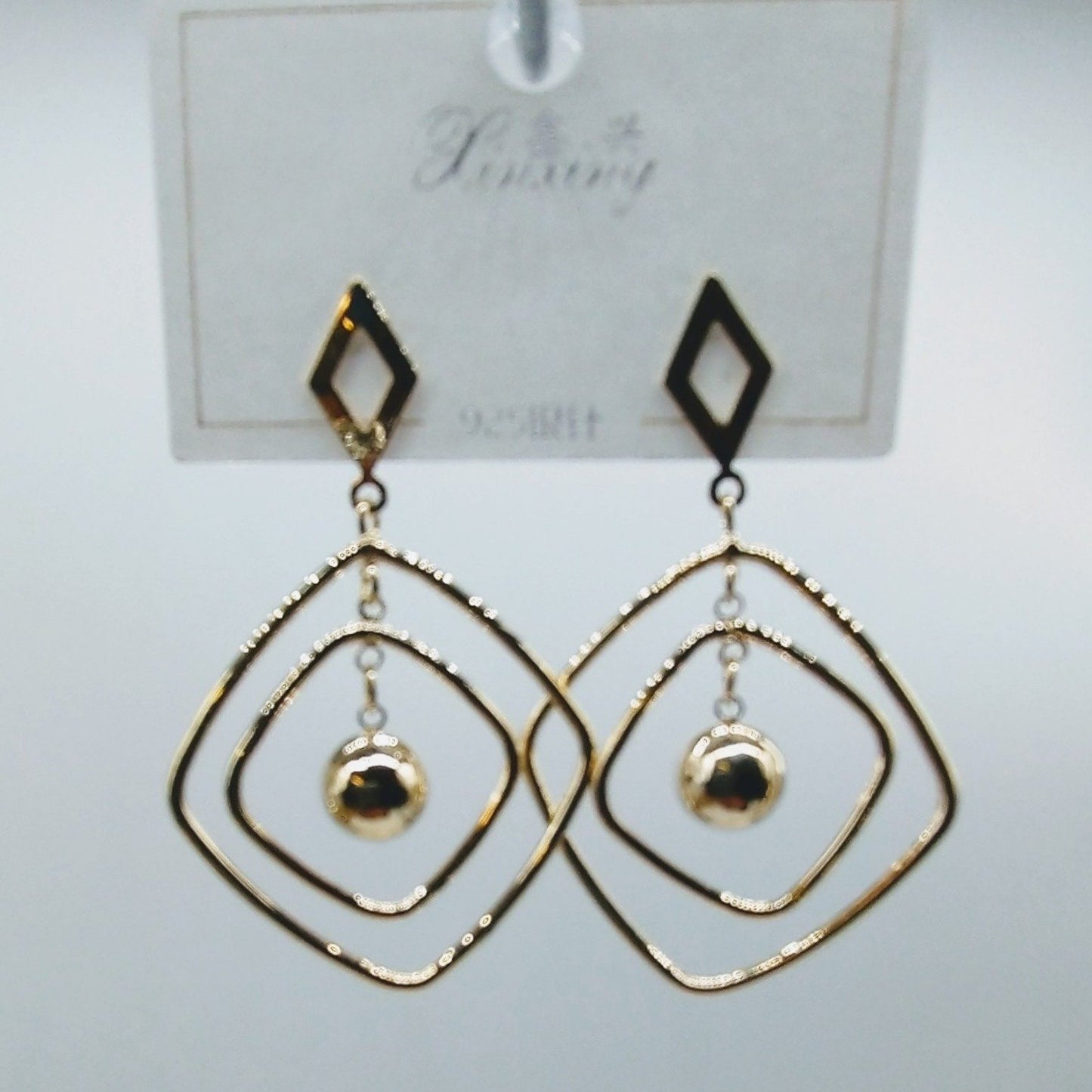 Modern and minimalist rounded square earrings-almanaar Islamic Store